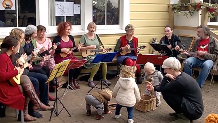 ukulele group